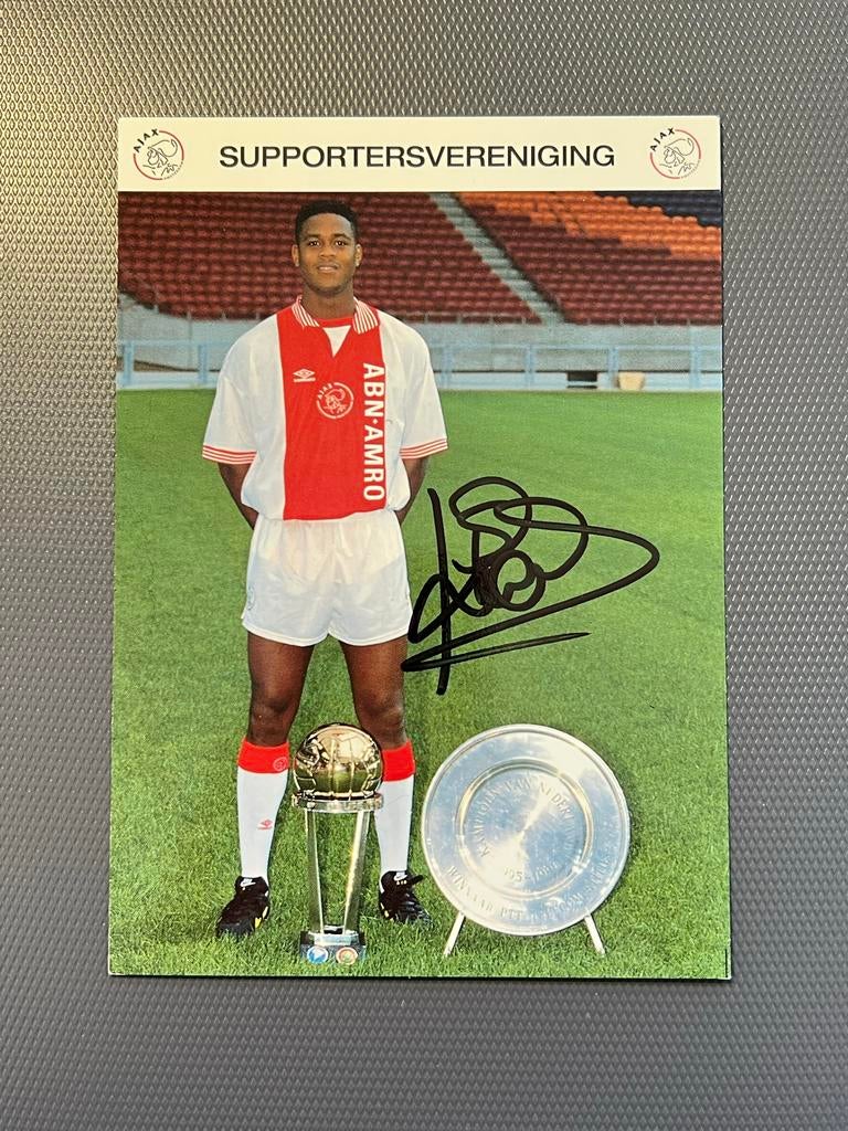 Patrick Kluivert gesigneerde ansichtkaart - Ajax, Ophalen of Verzenden, 1980 tot heden, Ongelopen, Sport en Spel