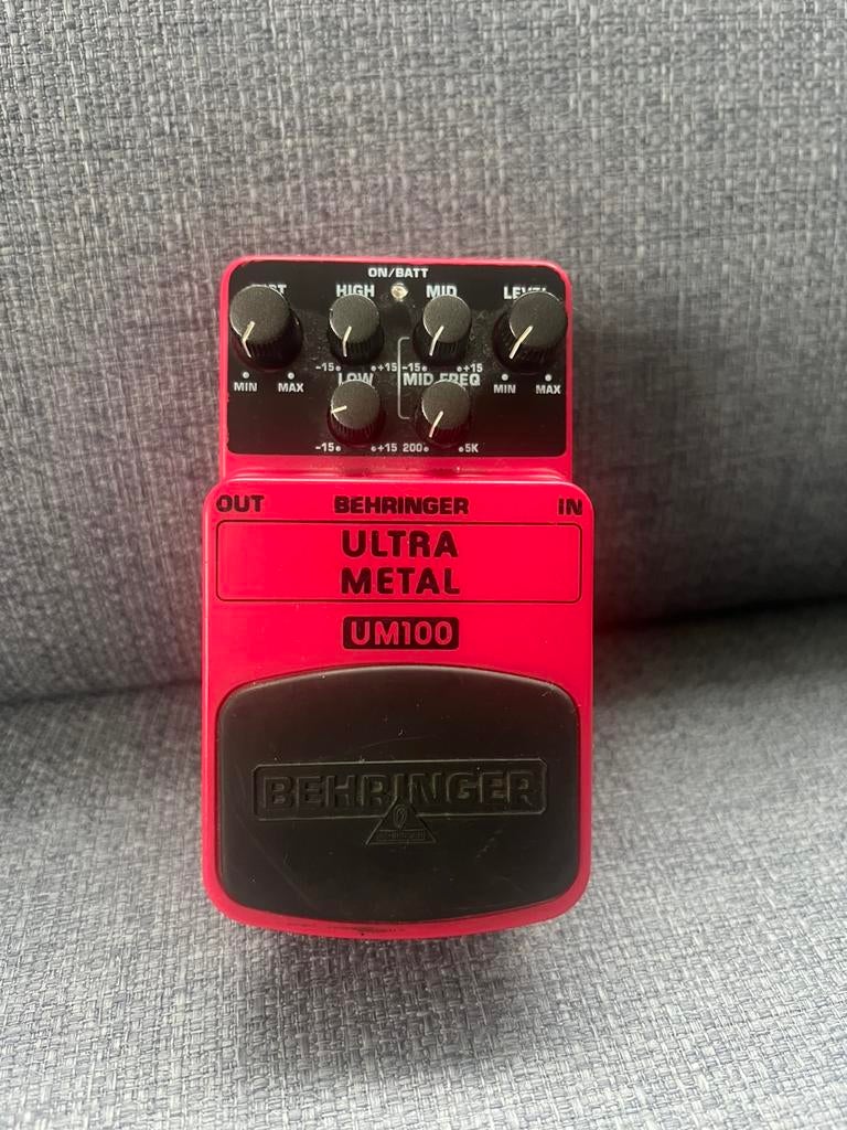 Behringer Ultra Metal UM100 – High Gain Distortion Pedaal, Muziek en Instrumenten, Effecten, Ophalen of Verzenden, Gebruikt
