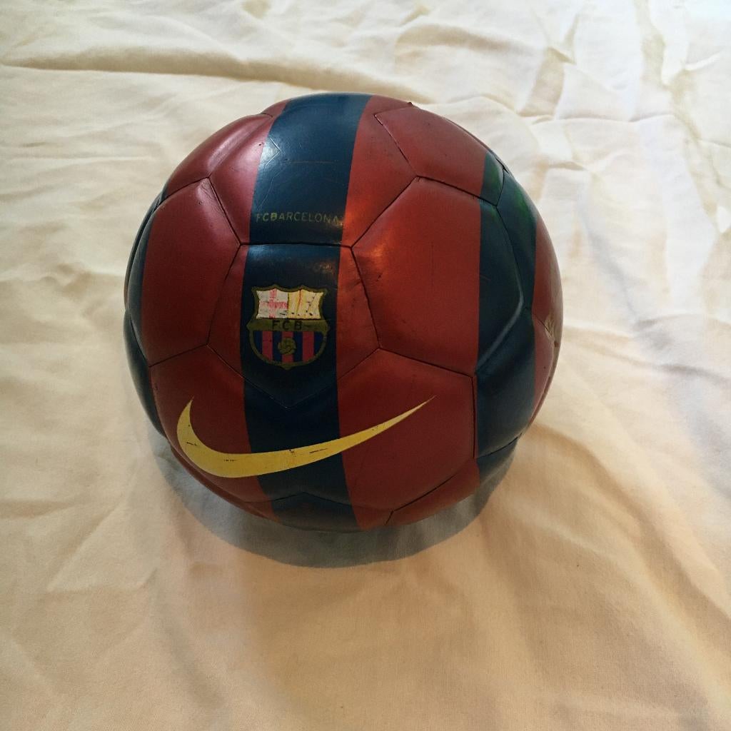 voetbal barca minibal souvenirsbal, Maat XS of kleiner, Ophalen of Verzenden, Zo goed als nieuw, Bal