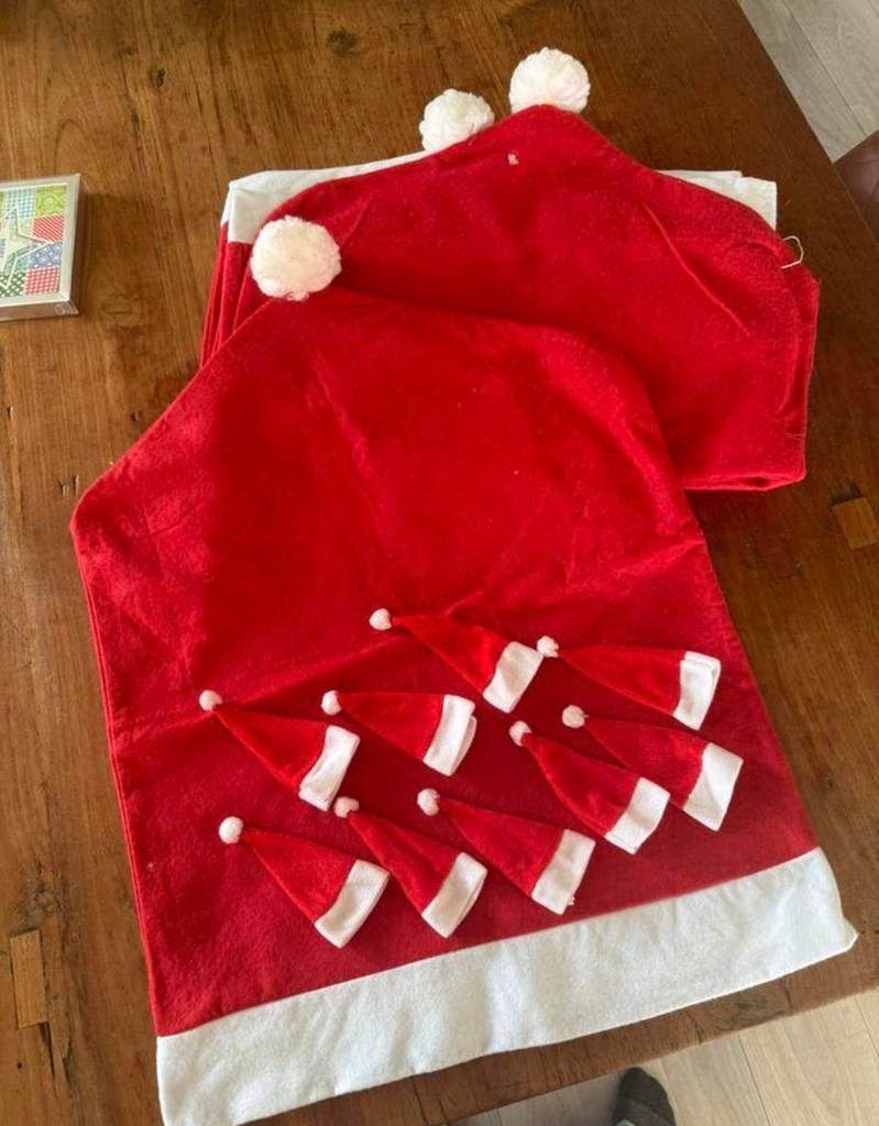 6 stoelen kerst mutsen kerstmutsen stoelhoes stoel, Diversen, Kerst, Zo goed als nieuw, Ophalen