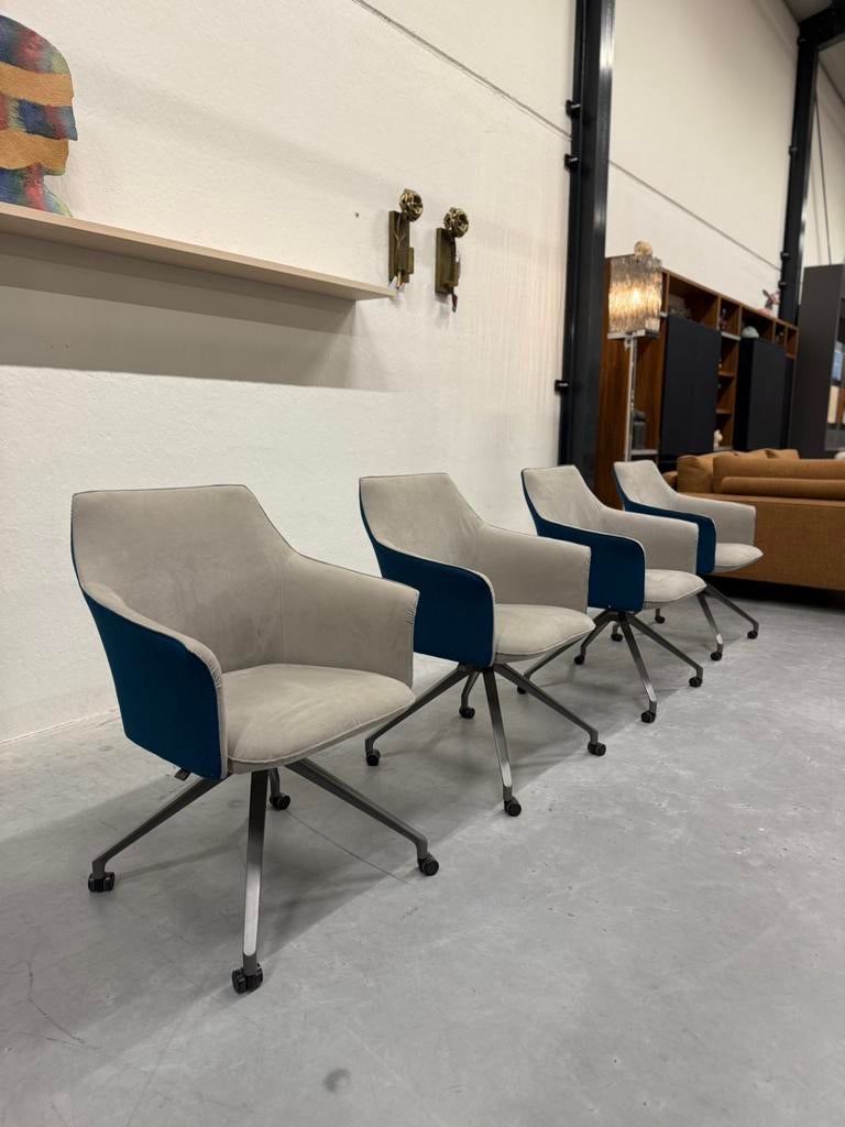 4 Nieuw Leolux Mara Twist Eetkamerstoel blauw stof Stoel, Leolux, Blauw, Nieuw, Ophalen of Verzenden