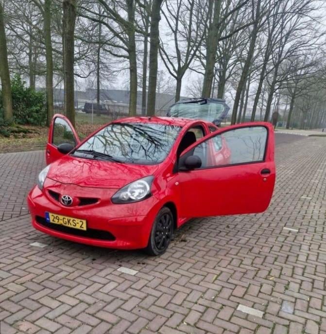 Mooie Toyota aygo bouwjaar 2008 met prins G3 gasinstallatie,, Voorwielaandrijving, Handgeschakeld, Particulier, 3 cilinders