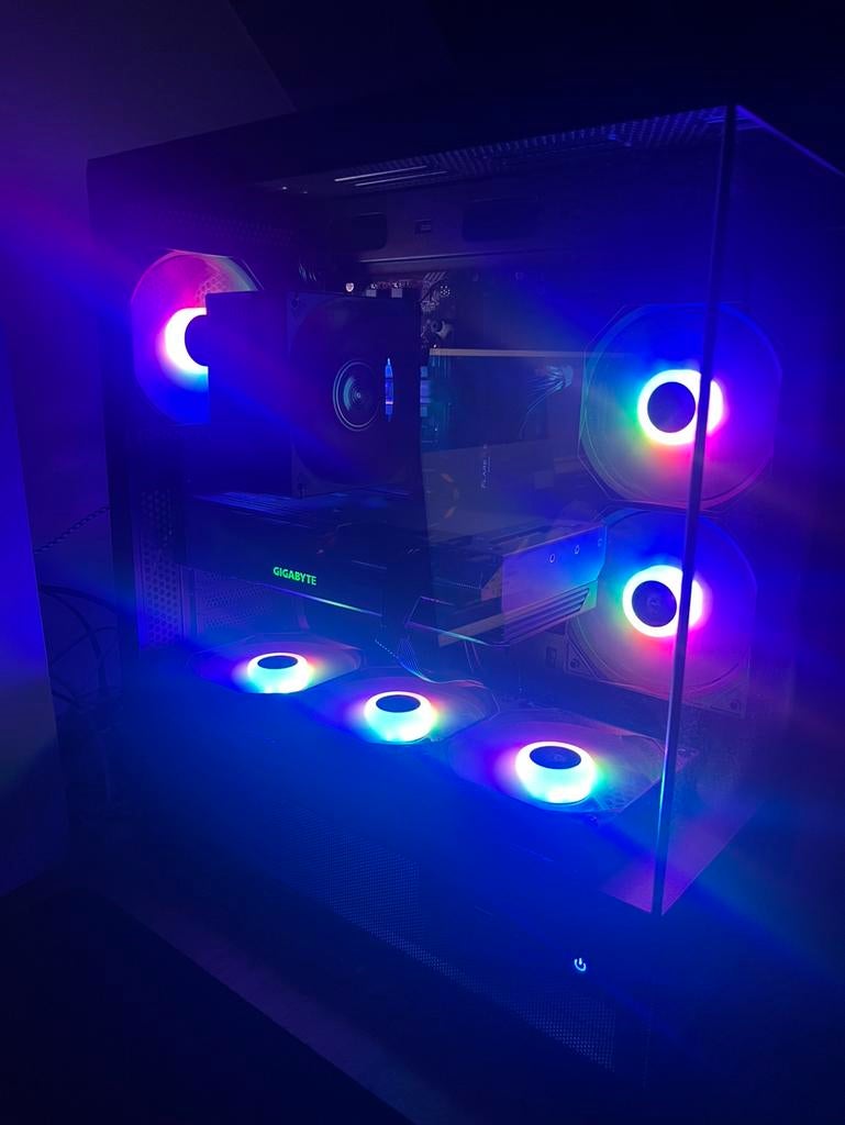 High End Gaming Setup / Ryzen 7600 / 7800XT / 32 GB 6000 MHz, Spelcomputers en Games, Games | Pc, Shooter, 1 speler, Ophalen of Verzenden