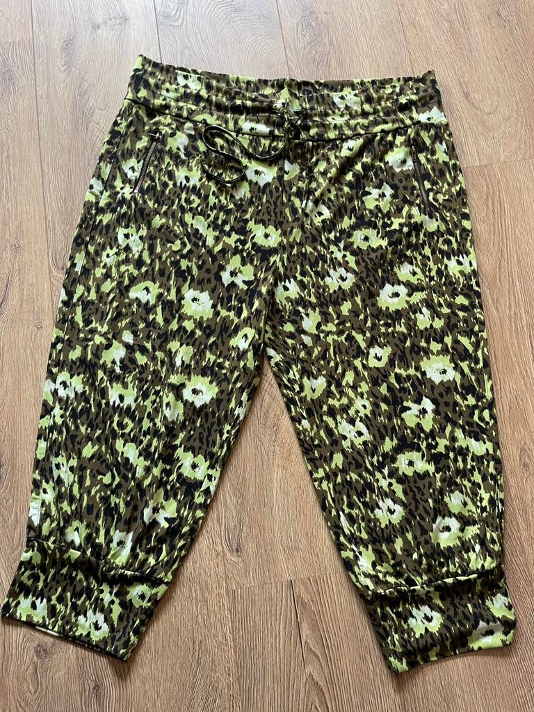 Norah travelstof capri broek met rekbare taille maat 44, Maat 42/44 (L), Ophalen of Verzenden, Zo goed als nieuw, Driekwart