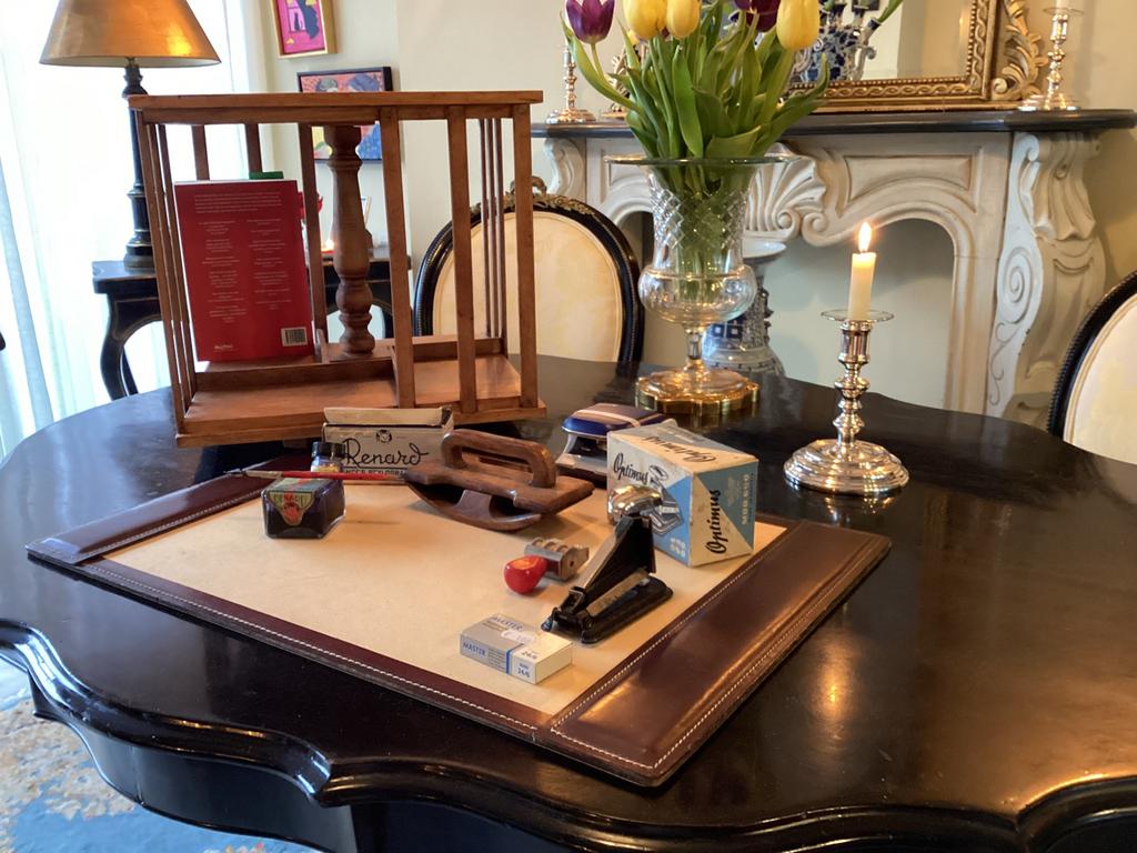 ****  ANTIEKE   TAFEL - BOEKENMOLEN  met  BURO SPULLEN  ****, Ophalen of Verzenden