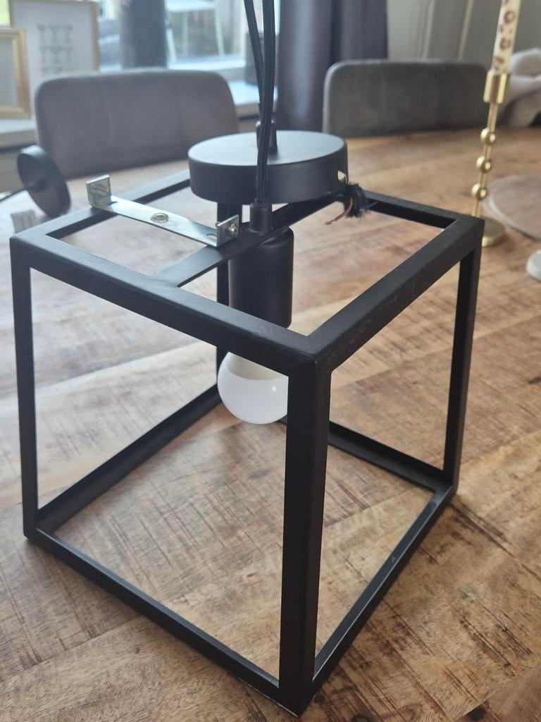 Moderne zwarte kubus hanglamp, Gebruikt, Modern, Industrieel, Minimalistisch, Ophalen of Verzenden, Metaal