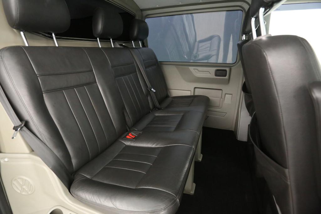 Volkswagen Transporter 2.5 TDI L2H1 175PK | Dubbele Cabine |, Gebruikt, Volkswagen, Zwart, Bedrijf