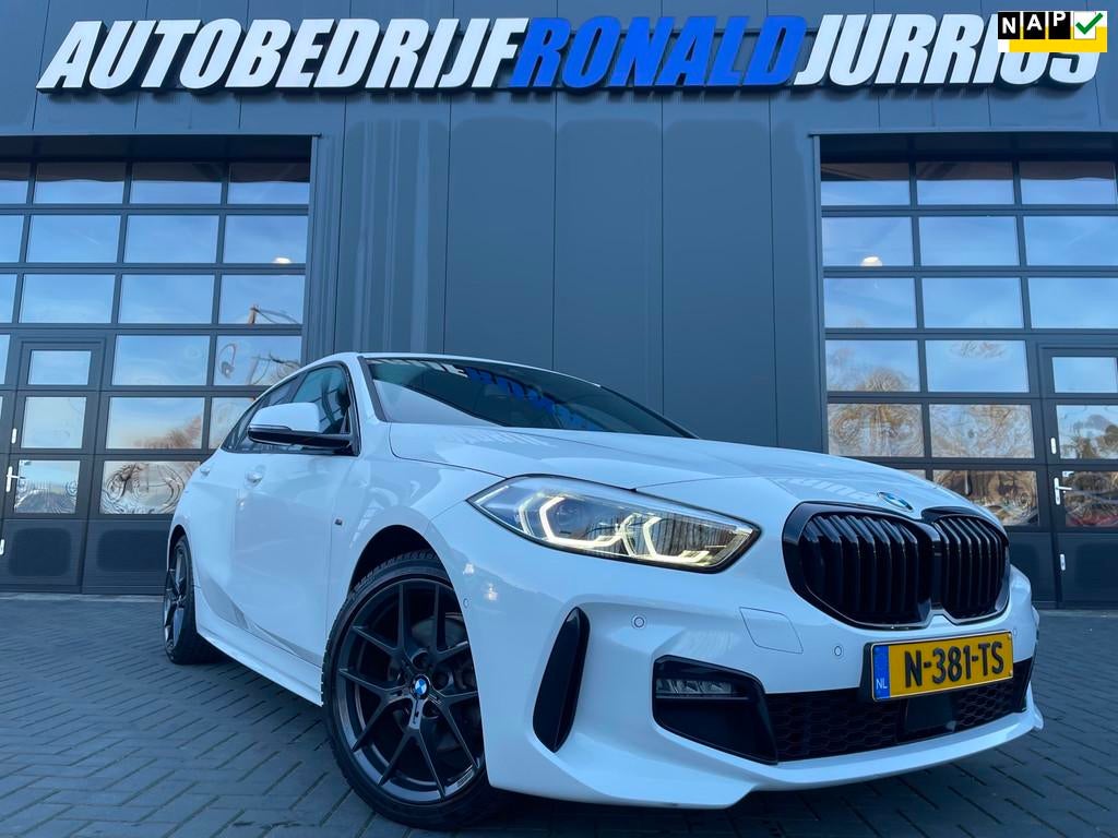 BMW 1-serie 118i Business Edition Plus M-Sport/NLAuto/Leder/, 136 pk, Gebruikt, Wit, Bedrijf
