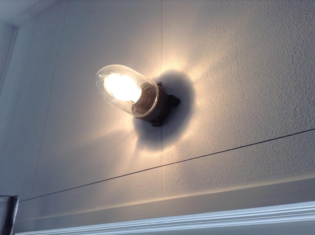 Bakeliet wandlamp stal lamp, Ophalen of Verzenden