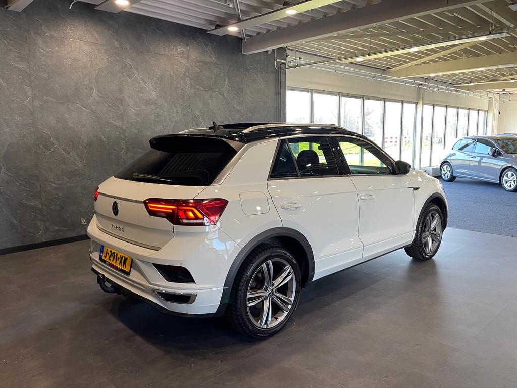 Volkswagen T-Roc 1.5 TSI Sport Business R-LINE PANO VIRTUAL, 1254 kg, 4 cilinders, 150 pk, Wit