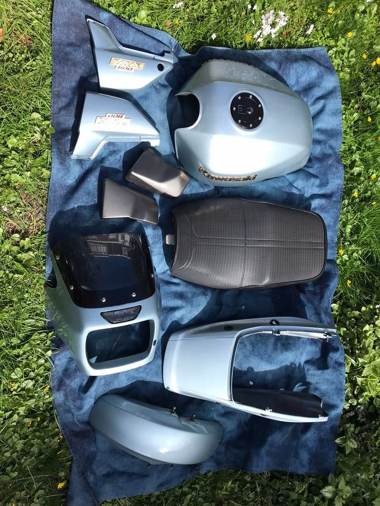 Kawasaki zrx1100 zrx1200 zrx 1100 1200 tank zadel bikinikuip, Motoren, Ophalen