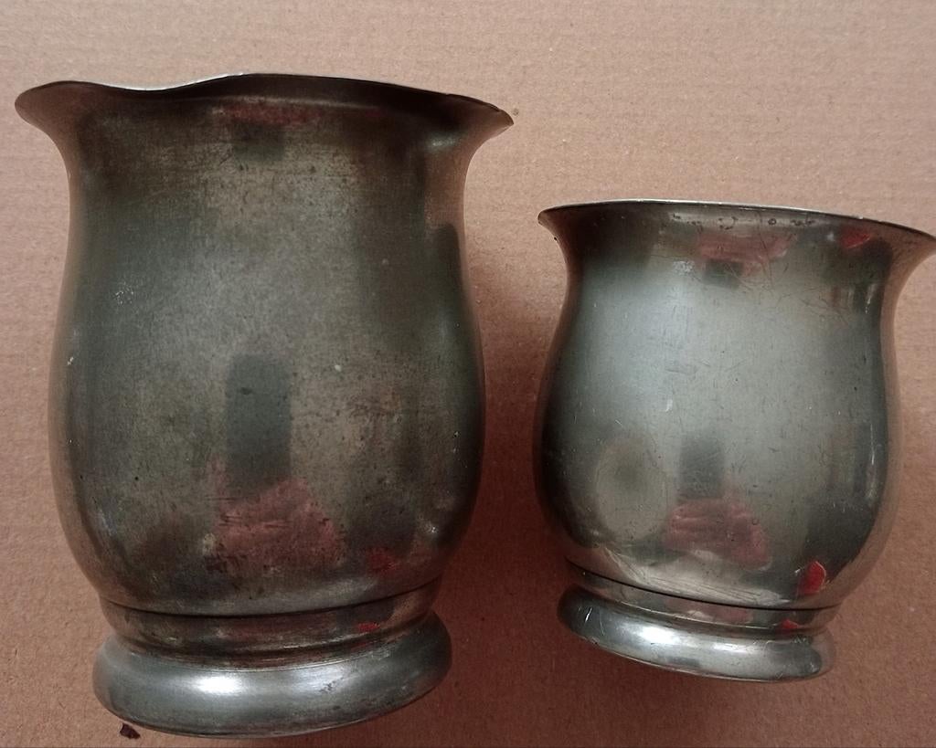 2 bekers-vaasjes Tin, Antiek en Kunst, Antiek | Tin, Ophalen of Verzenden