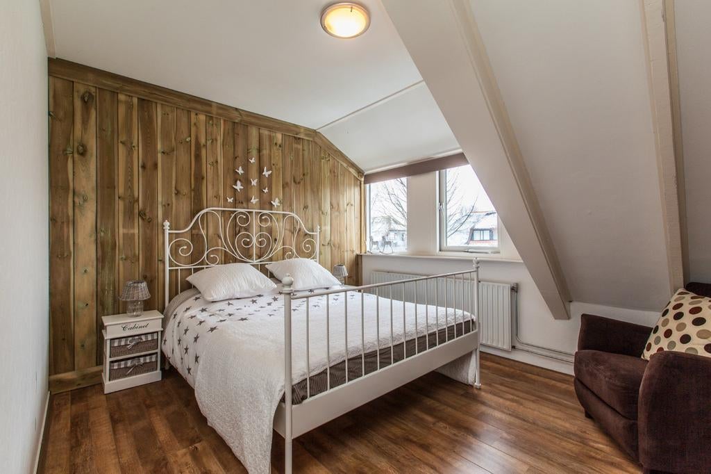 Mooi tweepersoonsbed met matras, Ophalen