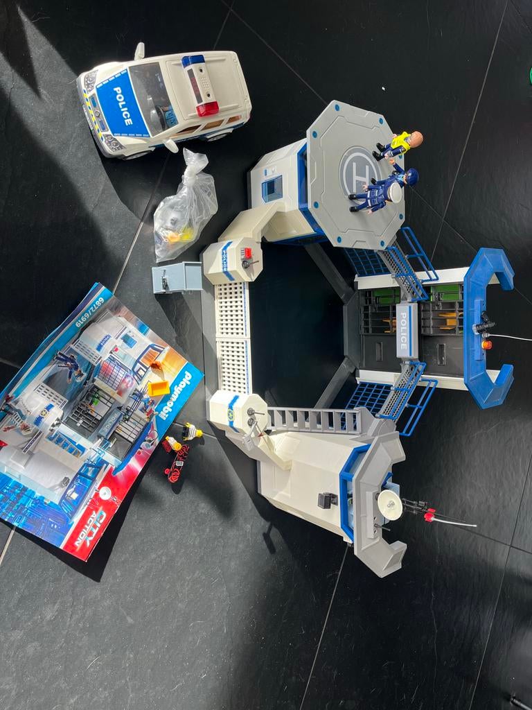 Playmobil City Action Politiebureau met Politieauto, Ophalen of Verzenden, Zo goed als nieuw, Jongen of Meisje