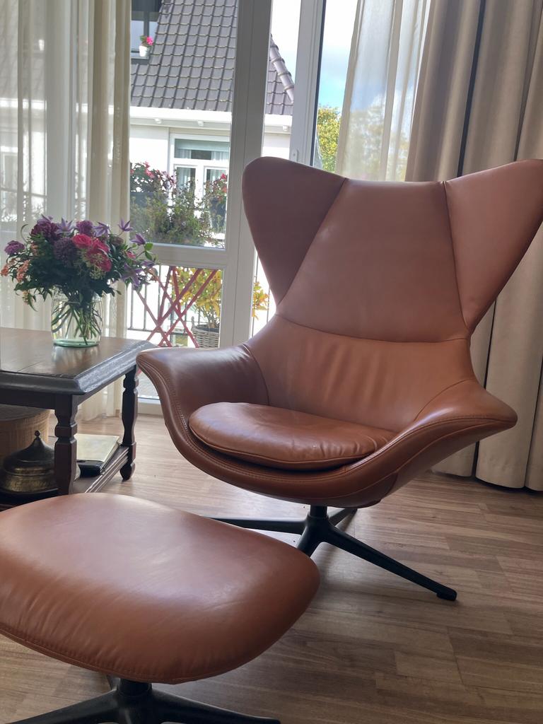 Mooie Prominent relaxstoel met voetenbankje, Huis en Inrichting, Fauteuils, Ophalen, 125 tot 150 cm, Leer, Zo goed als nieuw