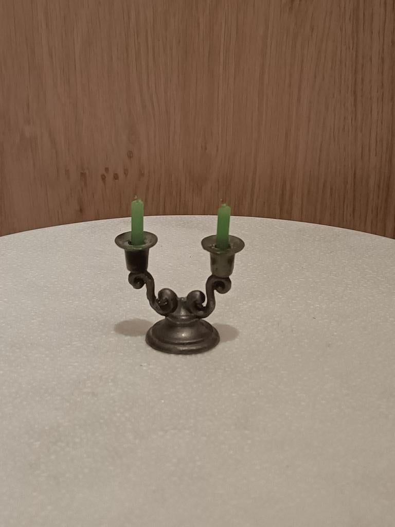 Oud tinnen kandelaartje poppenhuis met kaarsjes, Ophalen of Verzenden, Gebruikt, Poppenhuis