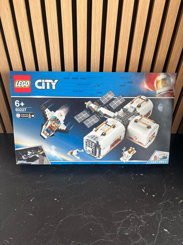 Lego City 60227 Ruimtestation op de maan NIEUW, Compleet, City, Lego, Nieuw
