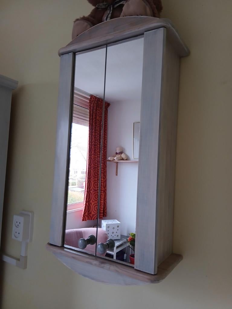 Medicijnkastje, Ophalen, Overige typen, Zo goed als nieuw, Minder dan 100 cm