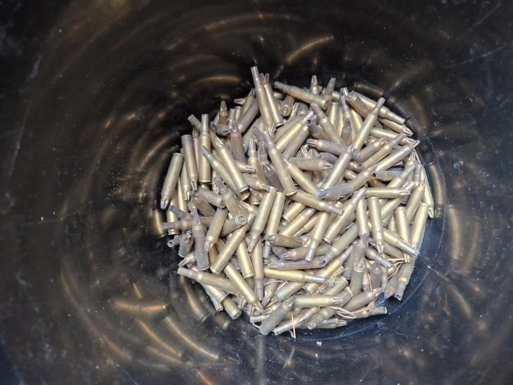 Militaire kogelband met hulzen en losse hulzen, Ophalen