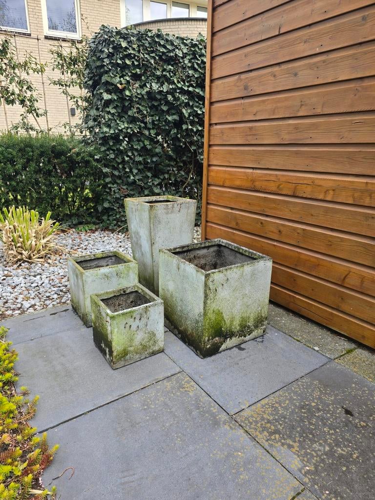 Set van 4 betonnen plantenbakken, Gebruikt, Vierkant, Ophalen of Verzenden, Beton