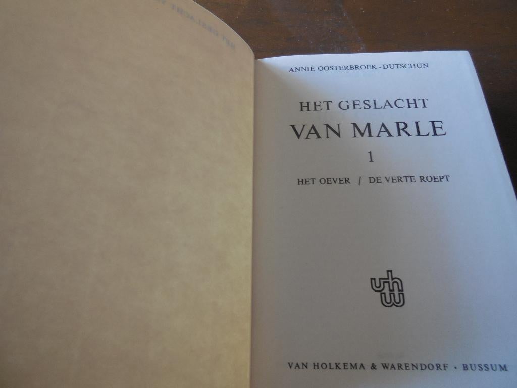 Streekroman Annie Oostbroek-Dutschun, Ophalen of Verzenden, Gelezen