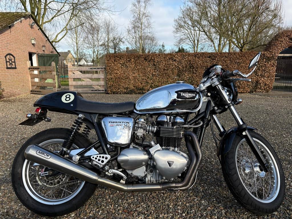 Triumph Thruxton 900