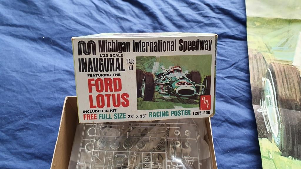 AMT 1/25 Lotus Ford Michigan Int. Speedway incl poster, Overige merken, Auto, Groter dan 1:32, Nieuw