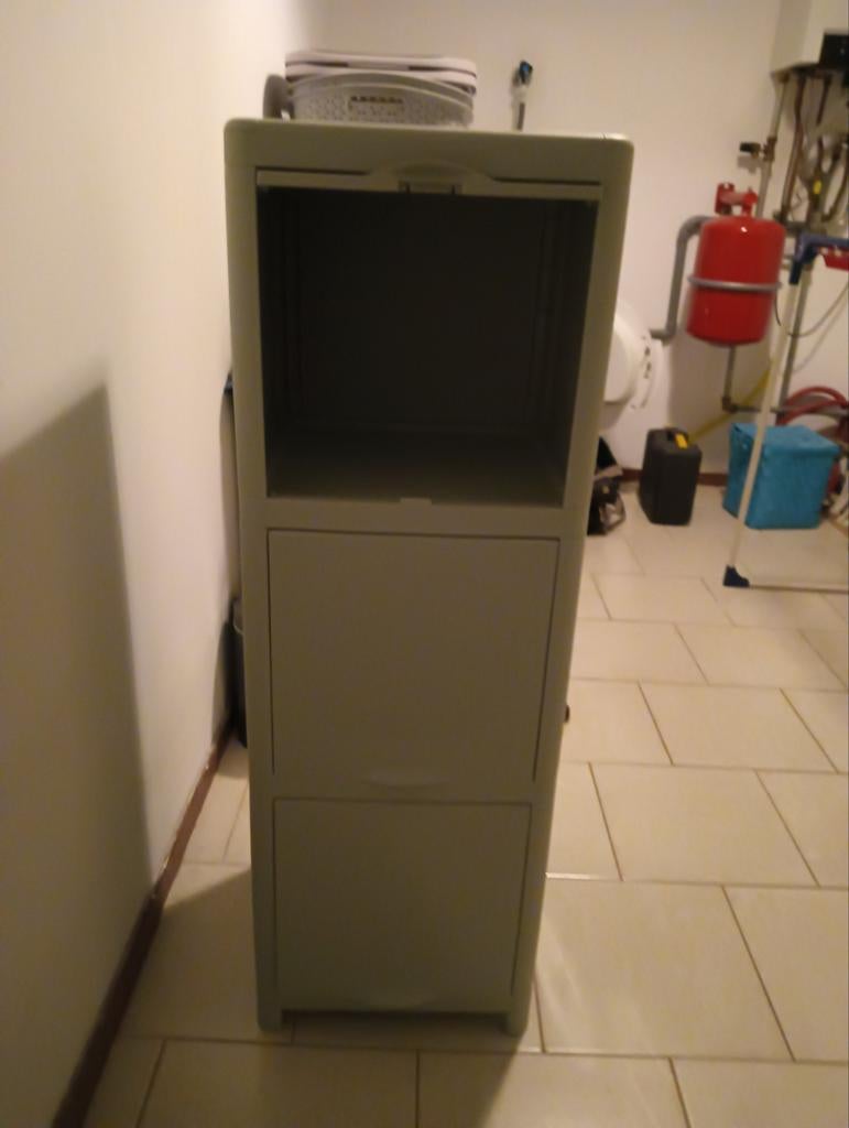 Ikea badkamer/voorraadkast ivosjon, Ophalen, Zo goed als nieuw