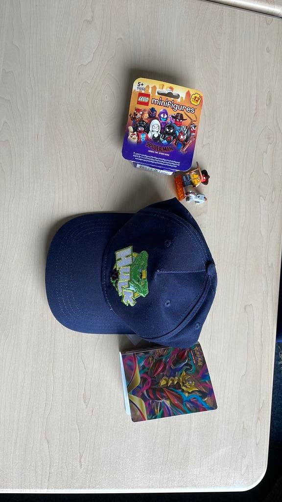Lego spiderman fig, hulk pet, Pokemon kaarten, kitten tas!, Ophalen, Zo goed als nieuw