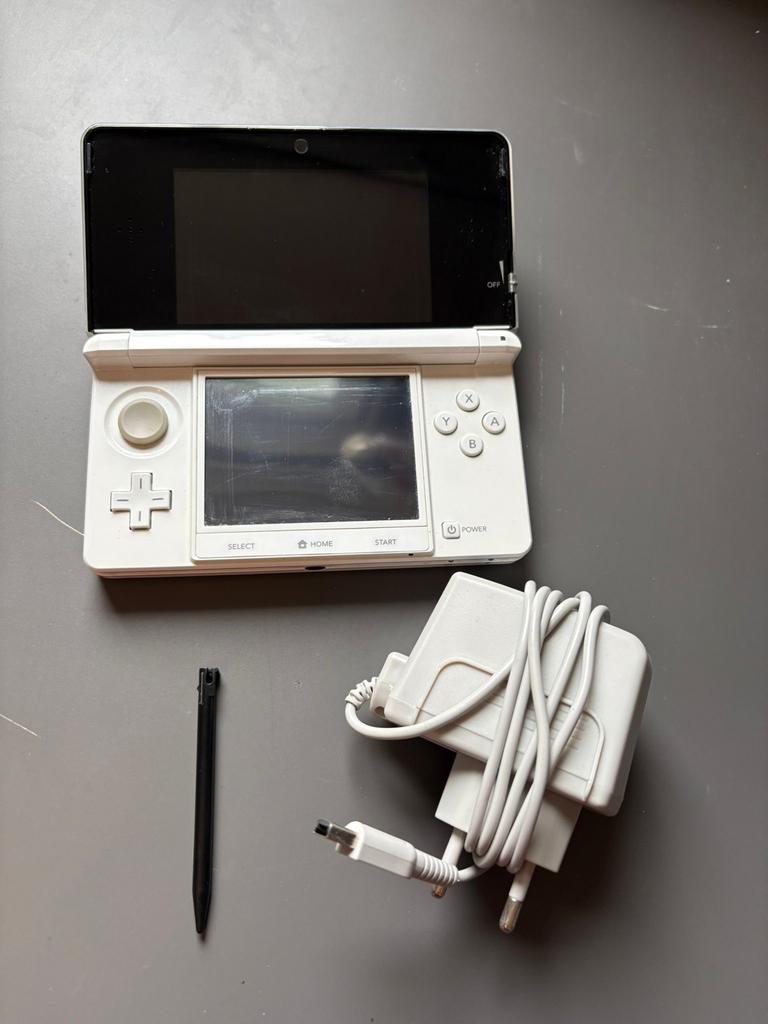Nintendo 3DS - Inclusief lader, Ophalen of Verzenden, Gebruikt, Wit, 3DS