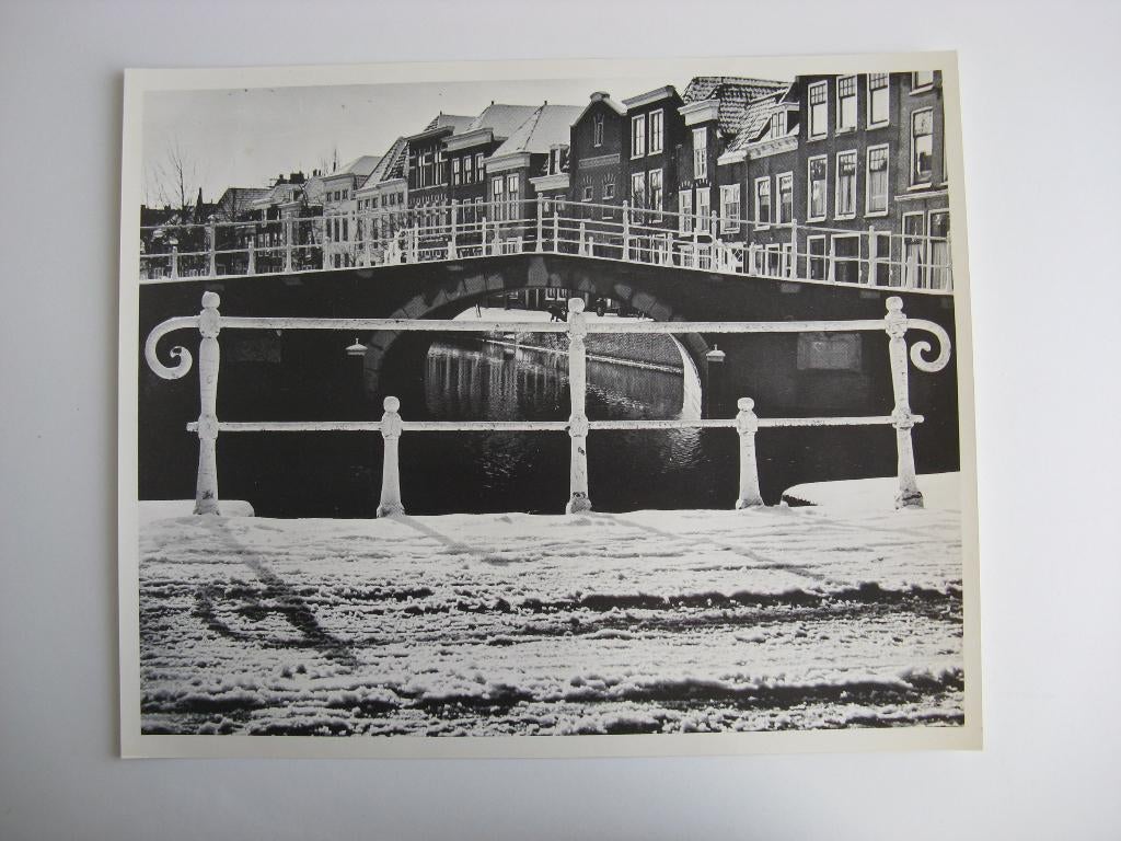 St.Jeroensbrug en huizen aan de vliet te leiden., Verzamelen, Foto's en Prenten, Ophalen of Verzenden, Voor 1940, Zo goed als nieuw