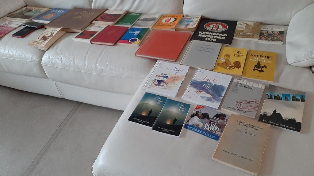 Allerlei boeken over godsdienst/religie/geloof, Ophalen of Verzenden, Gelezen