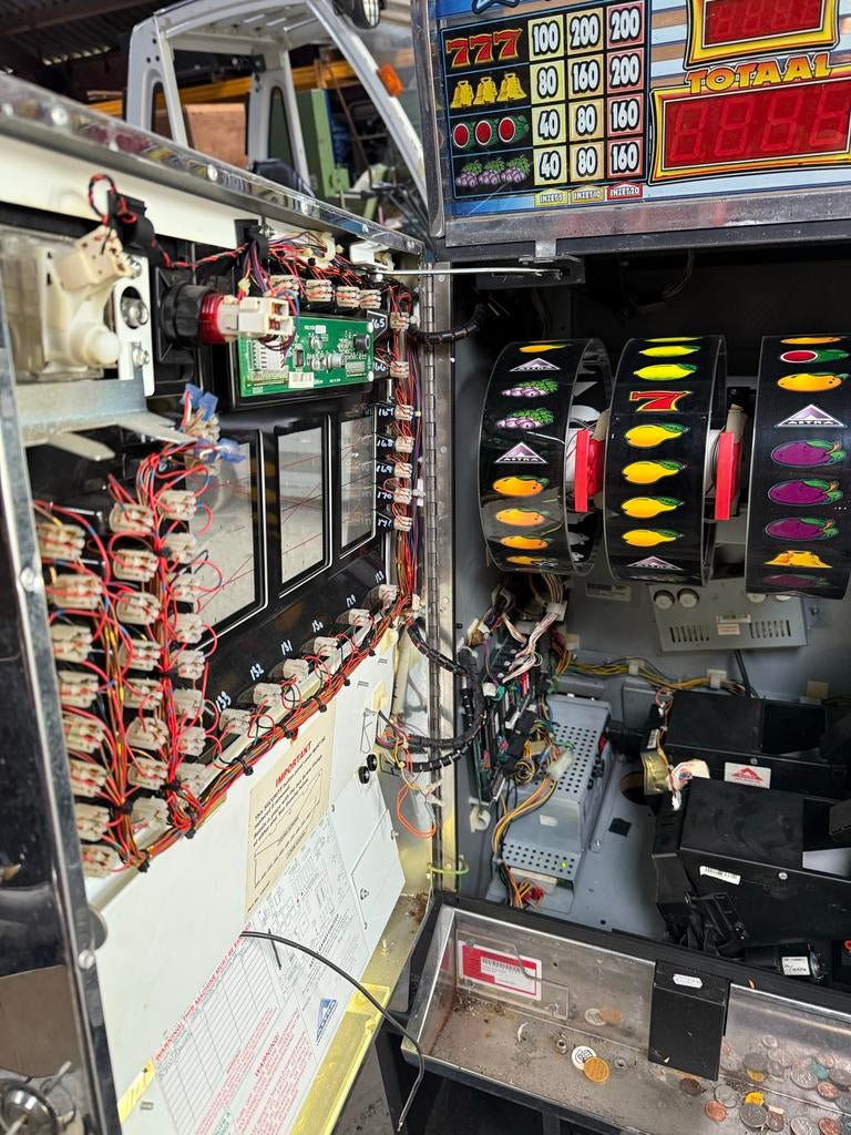 Defecte Gokkast - Big Money - Euro's, Met sleutels, O, O, Ophalen of Verzenden