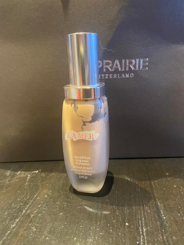 La Mer foundation 220 neutrale, Ophalen of Verzenden, Zo goed als nieuw, Beige, Gehele gezicht