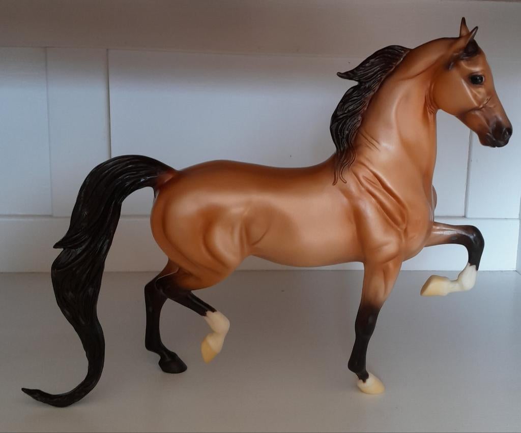 Breyer Traditional, Madison Avenue, Verzamelen, Dierenverzamelingen, Ophalen of Verzenden, Gebruikt, Paard, Beeldje of Figuurtje