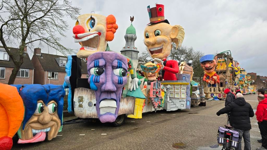 MOET WEG!! Leuke nieuw gemaakte Carnavalswagen te koop, Ophalen