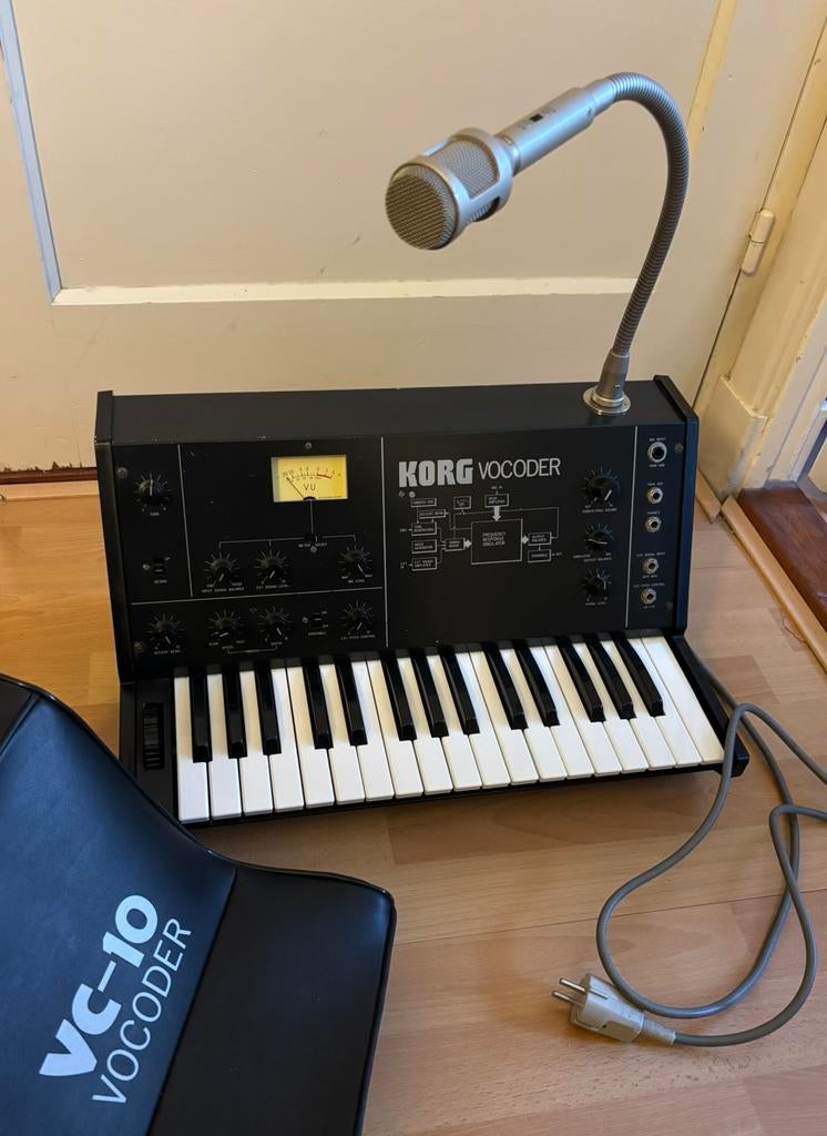 Korg VC-10 vocoder [volledig geserviced] met mic en cover, Muziek en Instrumenten, Synthesizers, Ophalen of Verzenden, Zo goed als nieuw