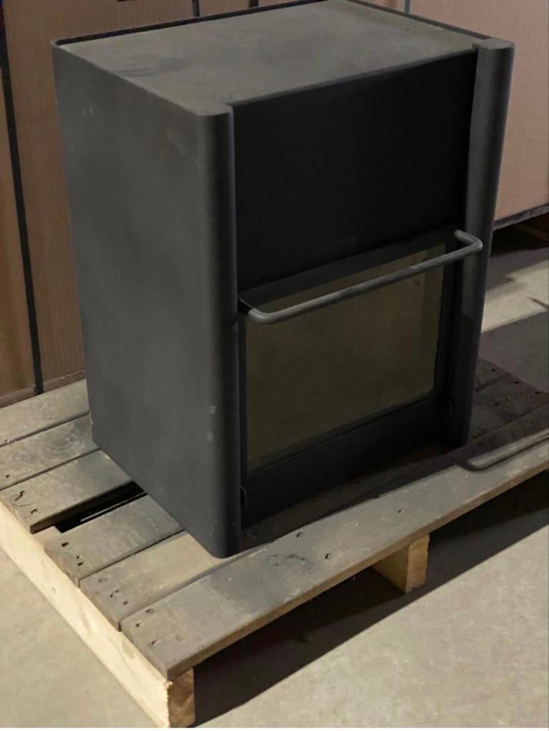 Harrie Leenders HL2 hang haard houtkachel 2,5 - 10 kW, Gebruikt, Houtkachel, Ophalen of Verzenden, Hangend