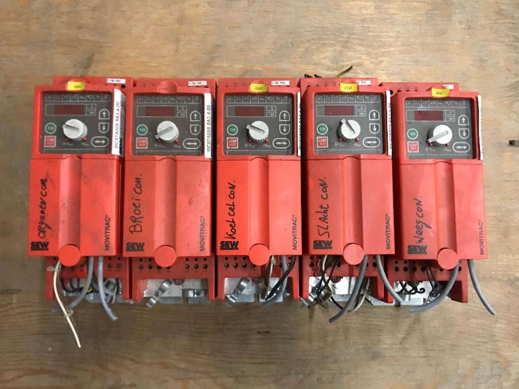 Frequentieregelaar SEW Eurodrive 1x 0,75 KW en 3x 0,55 KW, Ophalen, Gebruikt