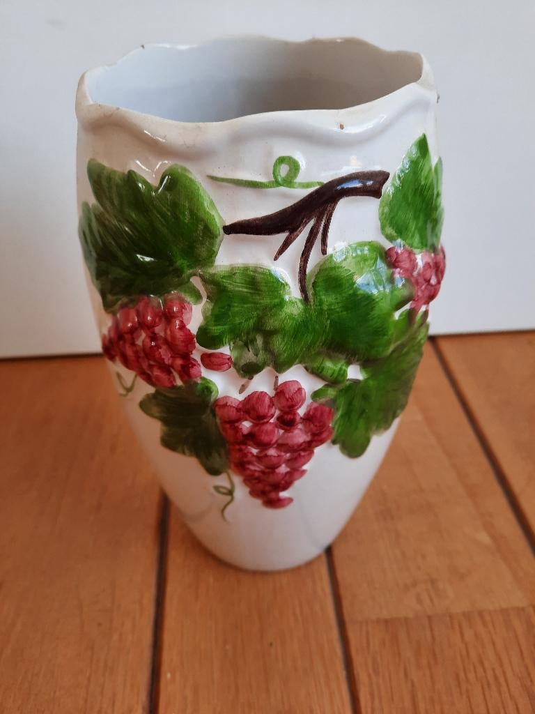 Vintage - bloemen vaas wit met druiventros, Antiek en Kunst, Ophalen