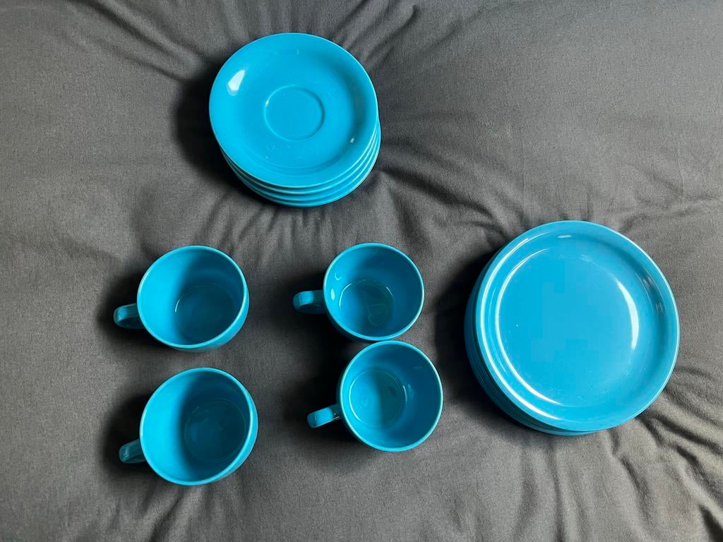 Turquoise Servies Set - Mokken, Borden, Schoteltjes, Gebruikt, Ophalen of Verzenden, Effen, Aardewerk