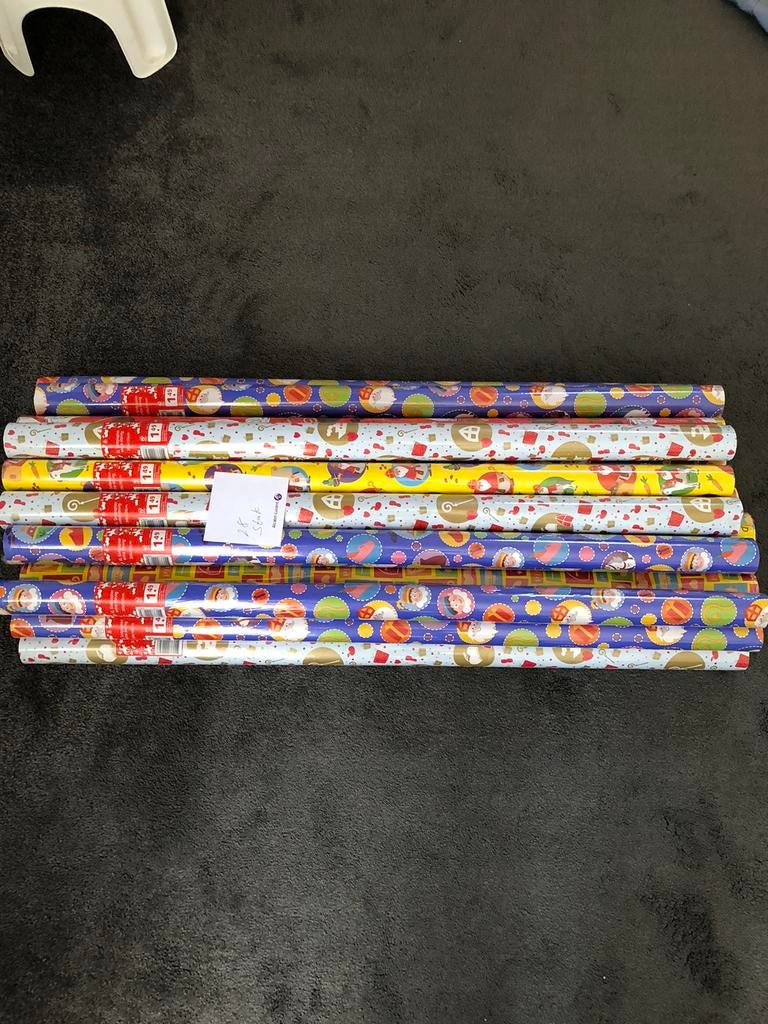 Te koop vintage sinterklaas cadeaupapier met zwarte piet, Diversen, Sinterklaas, Ophalen, Nieuw