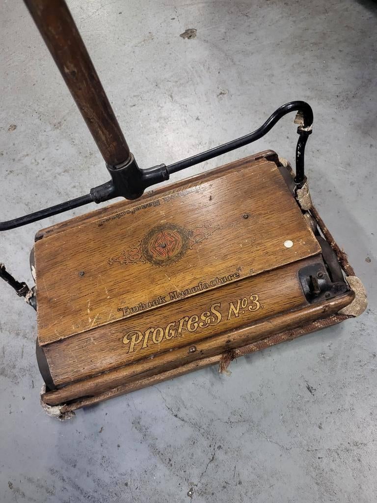 Antieke rolveger van Ewbank, Ophalen