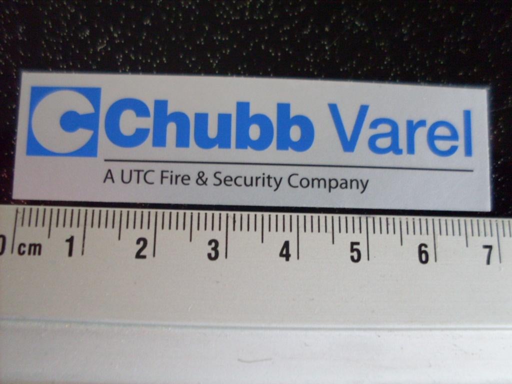 sticker Chubb Varel logo utc fire & security company, Verzamelen, Stickers, Zo goed als nieuw, Bedrijf of Vereniging, Verzenden