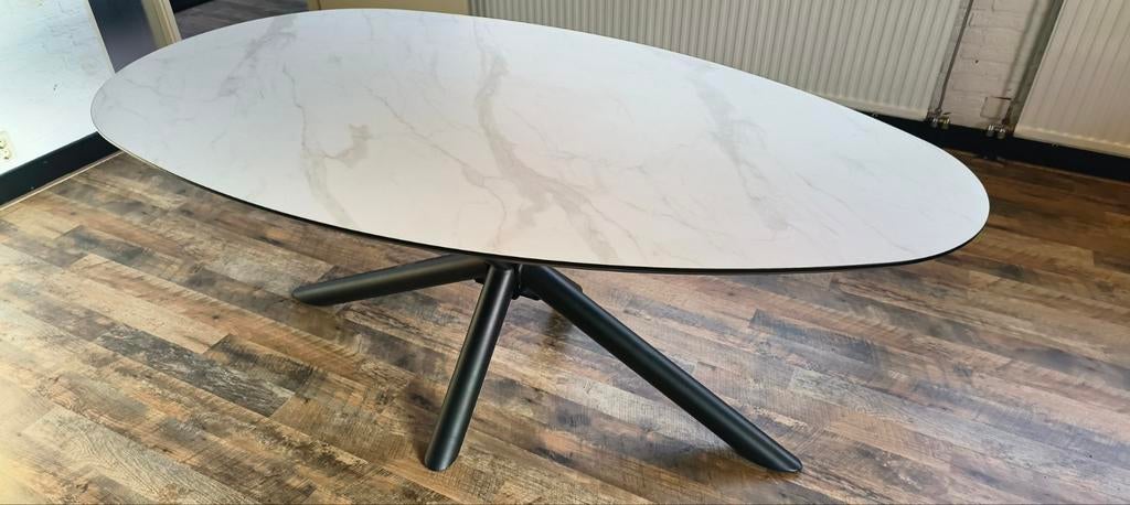 Showmodel eettafel Nyborg, organisch, 190 cm UITVERKOOP, Ophalen of Verzenden, Nieuw, 150 tot 200 cm, 50 tot 100 cm