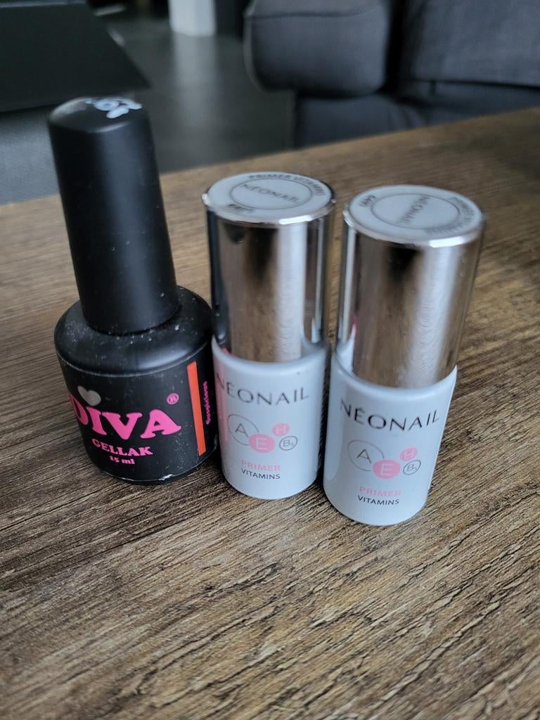 Diva en neonail, Ophalen of Verzenden, Overige kleuren, Handen en Nagels