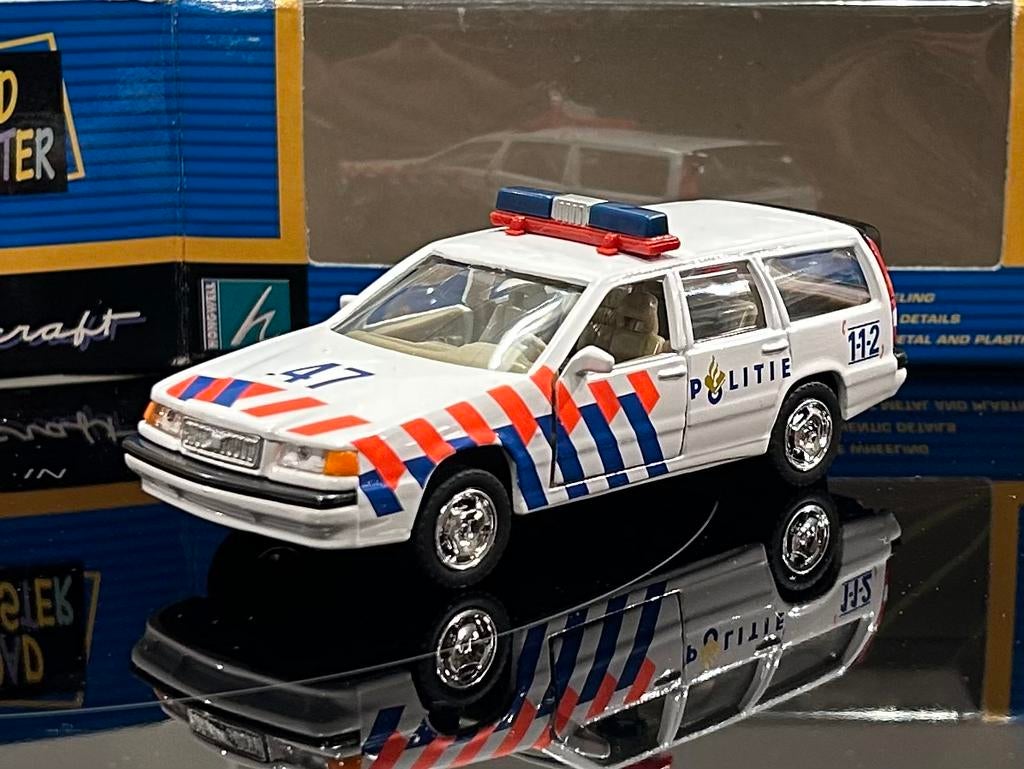 Hongwell Volvo 850 Politie 1:43 OVP, Ophalen of Verzenden, Zo goed als nieuw, Auto, Overige merken