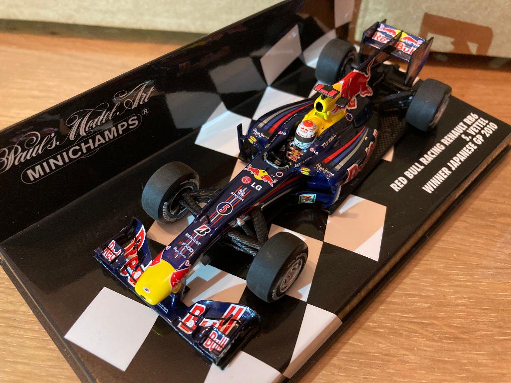 ✅ Sebastian Vettel 1:43 Winner Japanese GP 2010 RB6 F1, Ophalen of Verzenden, Nieuw, Formule 1