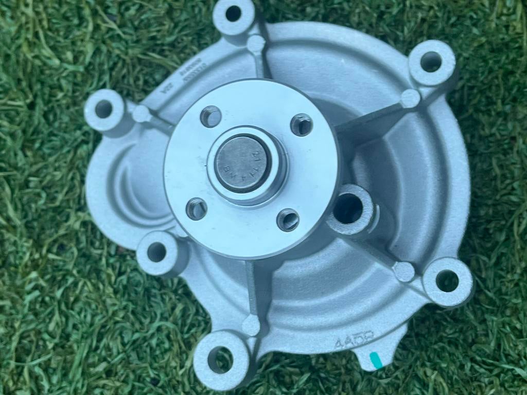 Waterpomp mercedes w204, Auto-onderdelen, Ophalen of Verzenden, Nieuw