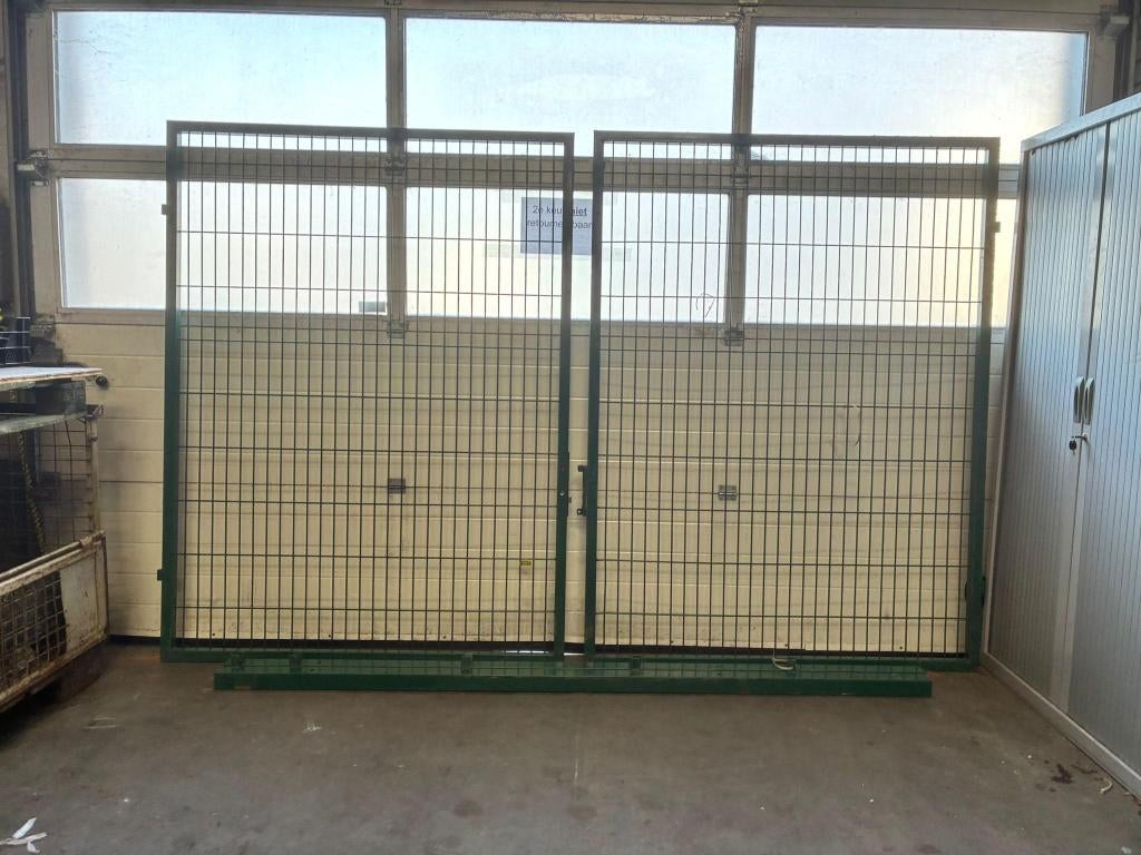 Dubbele Tuinpoort - 200 x 300 cm -Groen RAL6005 -Tweede Keus, Gebruikt, Hekwerk Centrale Twente, Industriestraat 8a, 7582CR Losser